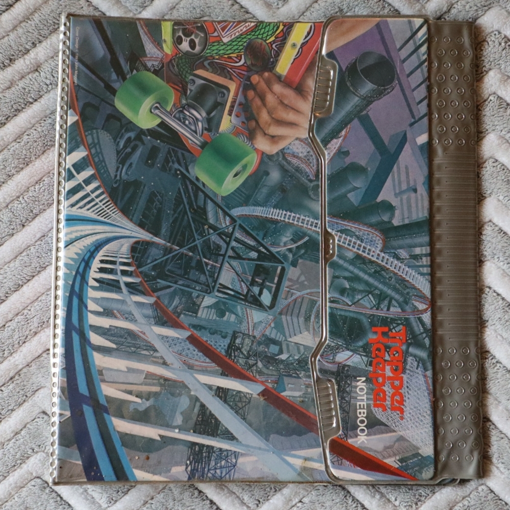 Trapper Keeper with Dynamic Design